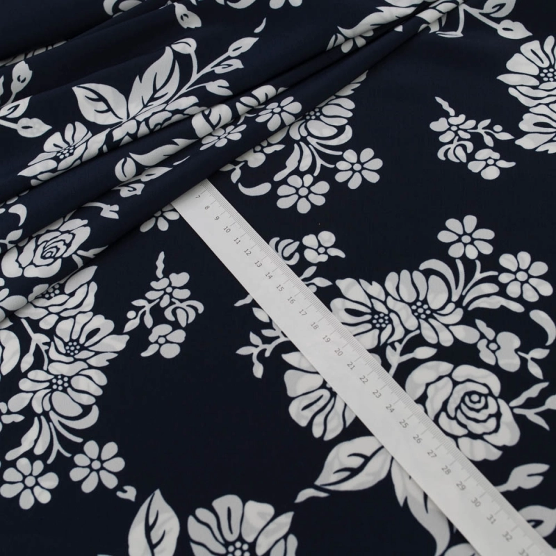 SALE.KLK023 | Crêpe mit weißen Blumen dunkelblau - 3