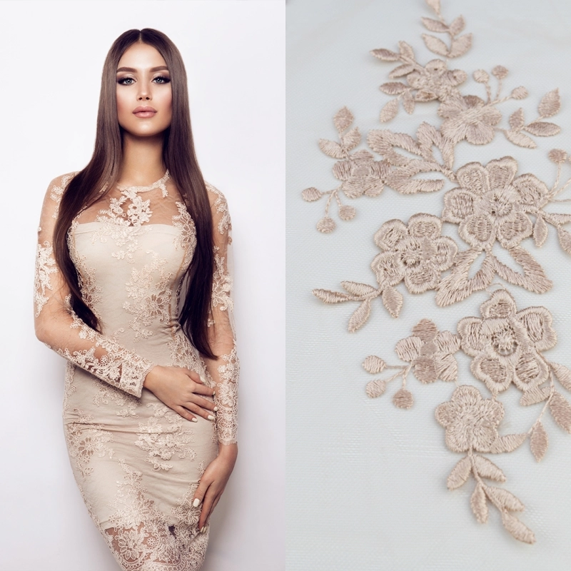 KORS100.370 | Spitzenstoff Blumen und Bogenkante dunkelbeige - 2