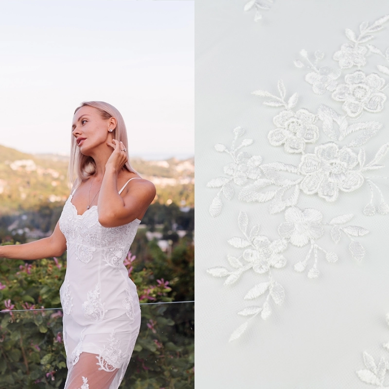 KORS100.371 | Spitzenstoff Blumen & Bogenkante weiß - 2