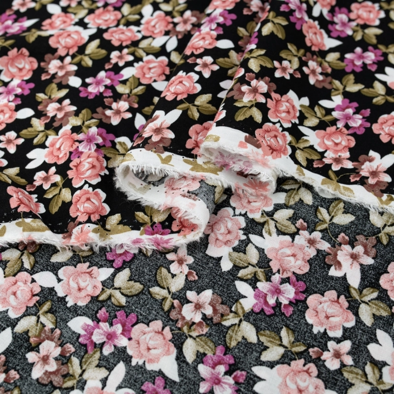 WIS717 | Schwarzer Viskosestoff mit rosa Blumen - 6