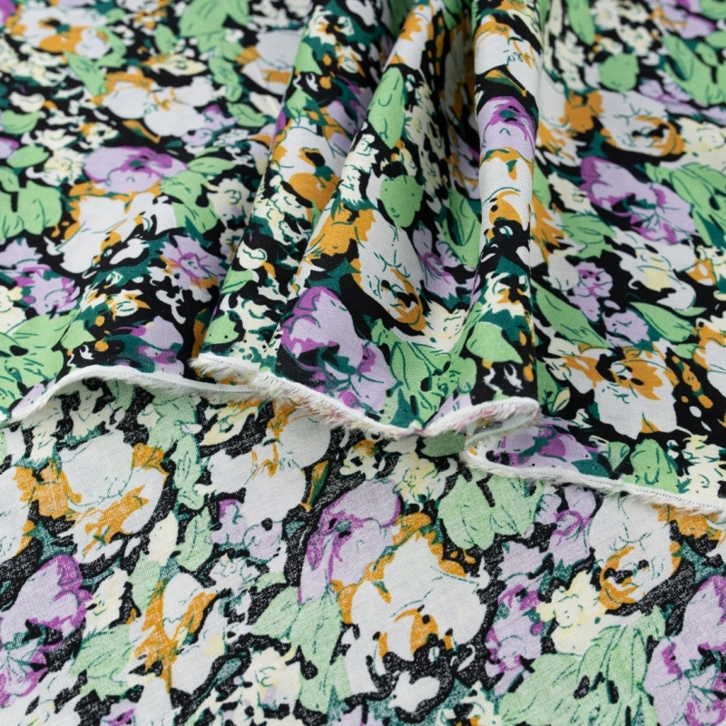 WIS724 | Schwarzer Viskosestoff mit Blumen - 6