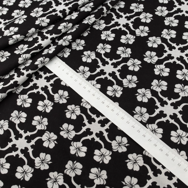 WIS685 | Schwarzer Viskosestoff mit weißen Blumen - 5