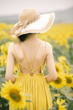 Sommertrend: Kleid mit offenen Schultern nähen – So geht's!